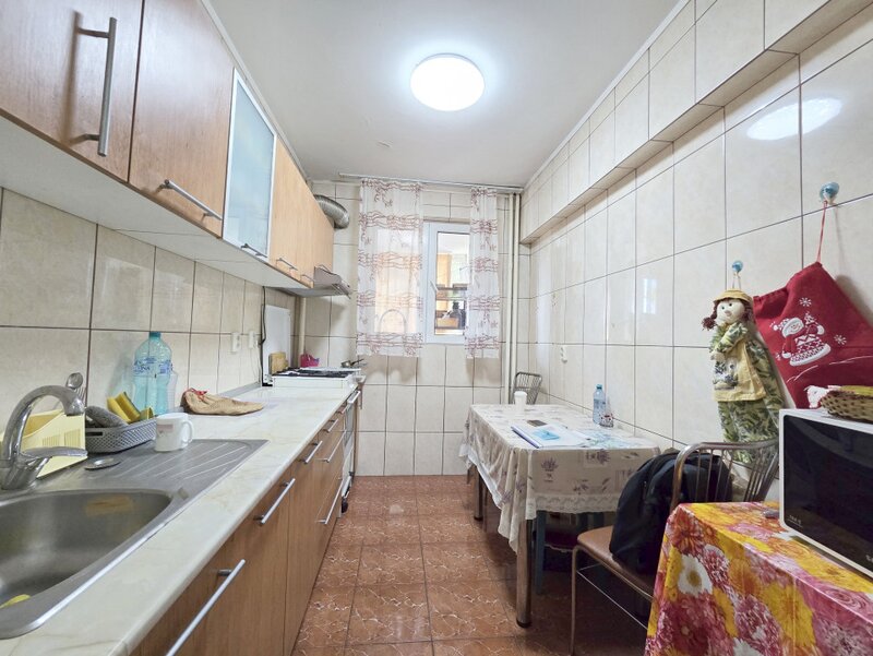 Basarabia  Apartament cu 3 camere  Bulevardul Basarabia  Piata Muncii | ETAJ 2